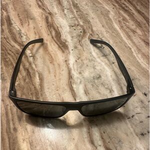 Men’s Maui Jim sunglasses.